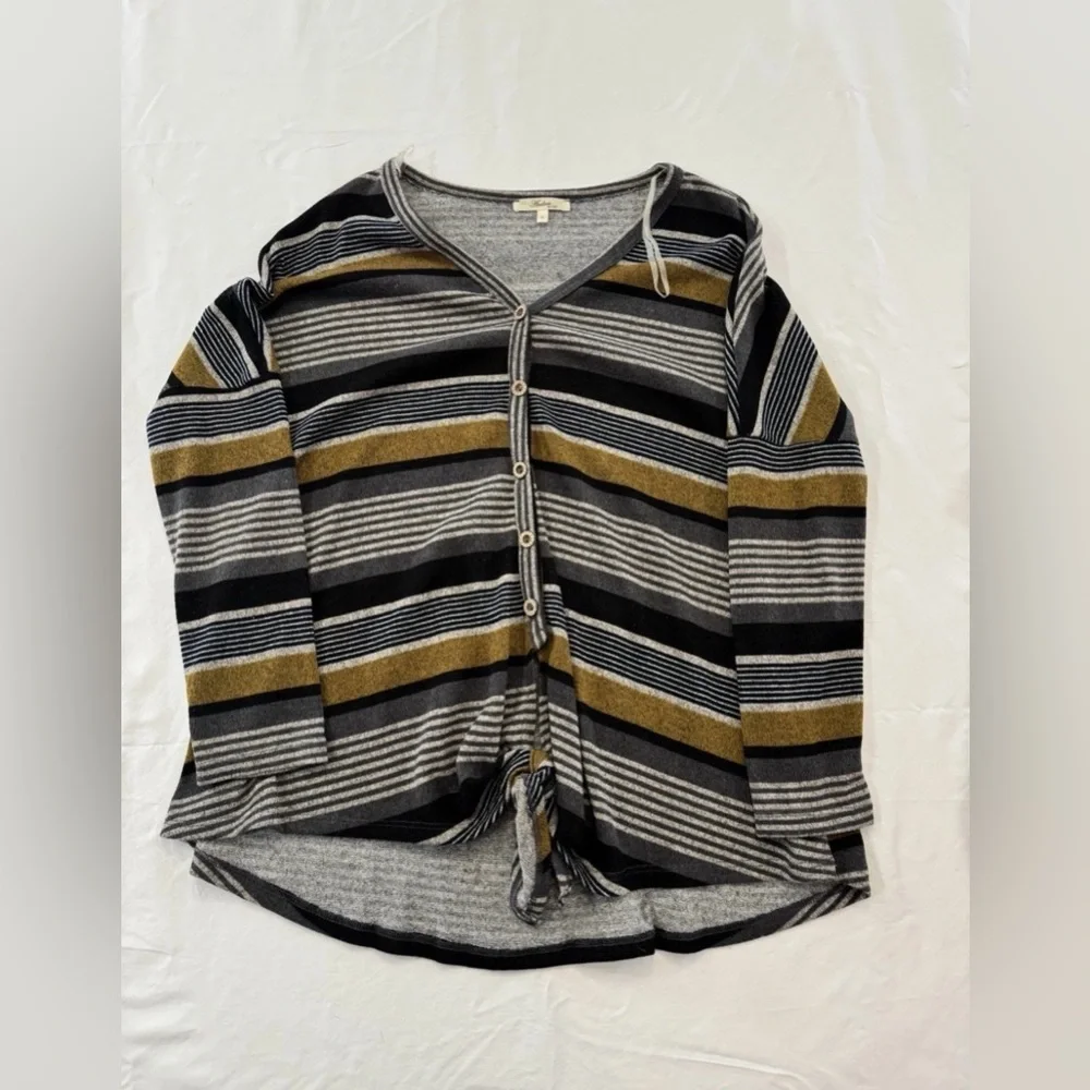Andrew By Unit Large Sized Woman’s Blouse‎